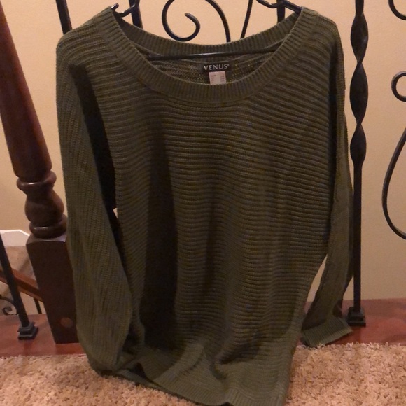 💚 Long Sleeve Sweater (SOLD) - Picture 5 of 9